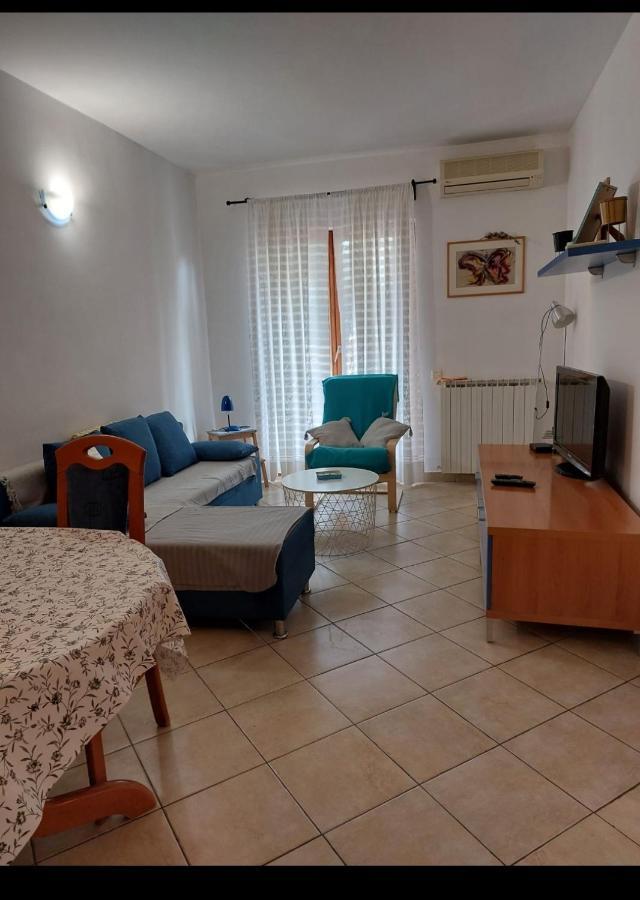 Graciela Apartment *